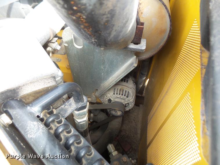 image for item DB6218 2013 John Deere 318D skid steer