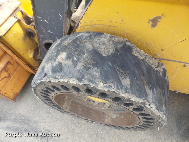 image for item DB6218 2013 John Deere 318D skid steer