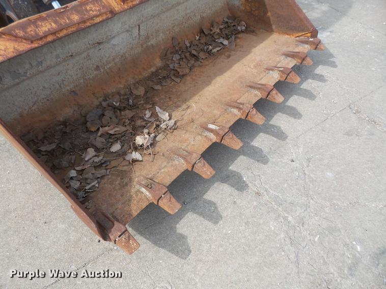 image for item DB6218 2013 John Deere 318D skid steer