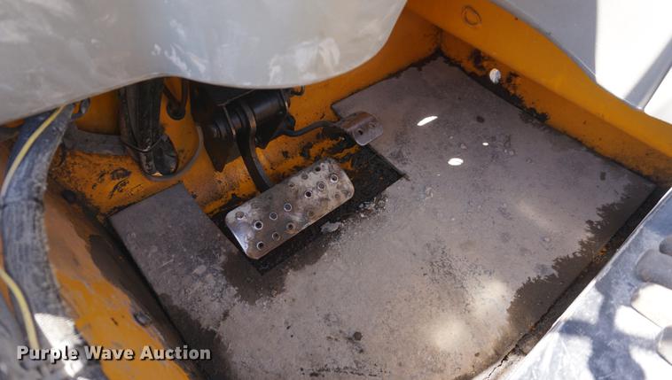 image for item DB6220 1999 JCB Loadall 520 telehandler