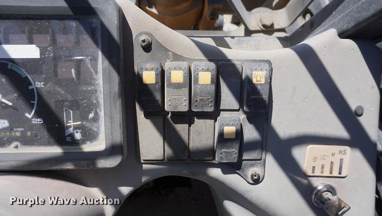 image for item DB6220 1999 JCB Loadall 520 telehandler