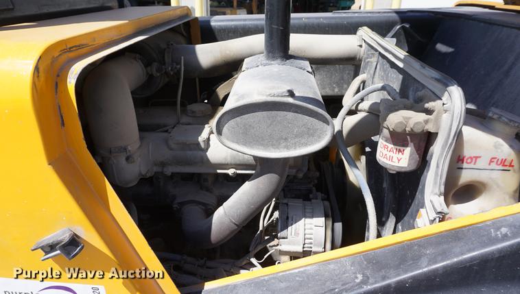 image for item DB6220 1999 JCB Loadall 520 telehandler