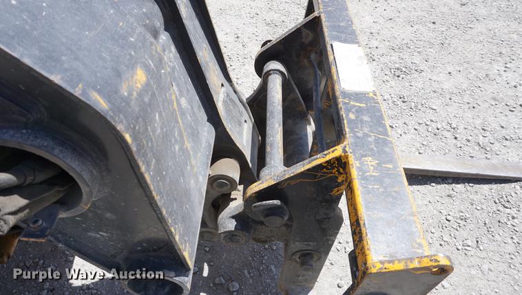 image for item DB6220 1999 JCB Loadall 520 telehandler