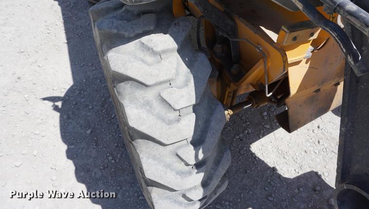 image for item DB6220 1999 JCB Loadall 520 telehandler