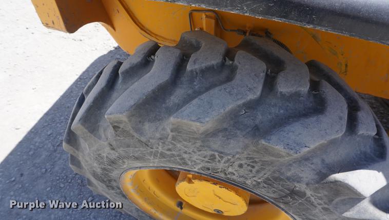 image for item DB6220 1999 JCB Loadall 520 telehandler