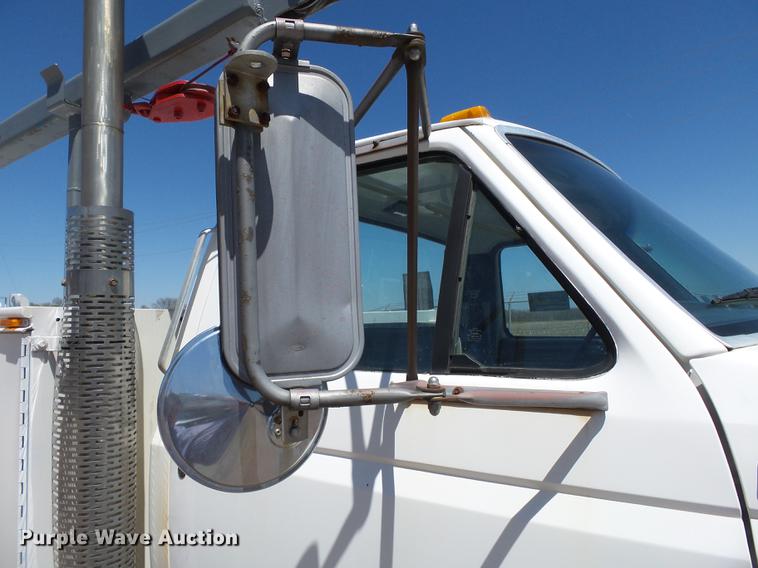 image for item DB7150 1995 Ford F800 utility bed truck with crane