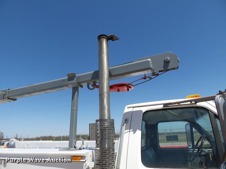 image for item DB7150 1995 Ford F800 utility bed truck with crane