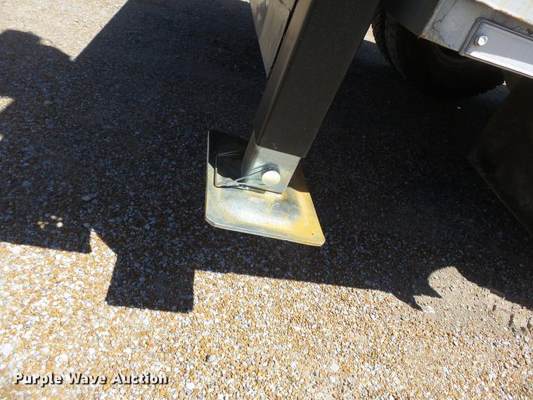 image for item DB7150 1995 Ford F800 utility bed truck with crane