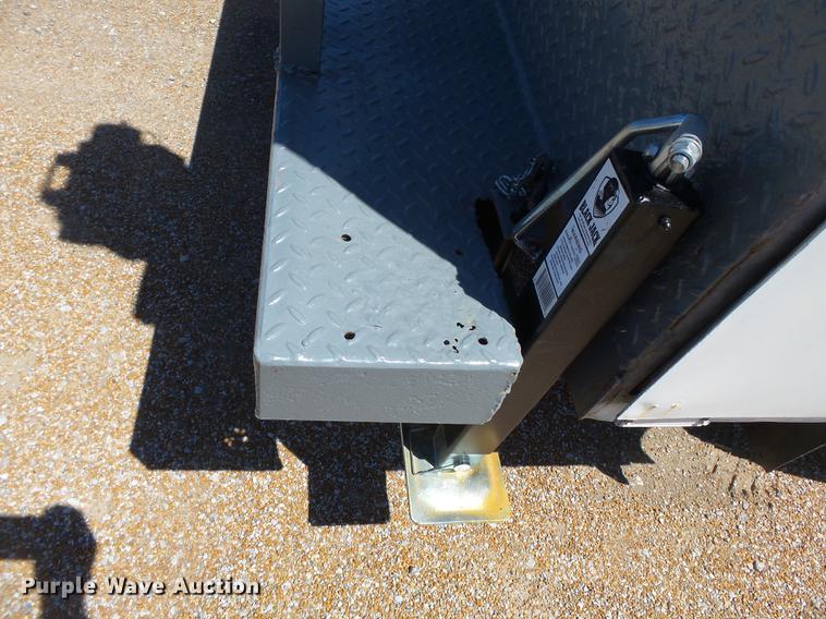 image for item DB7150 1995 Ford F800 utility bed truck with crane