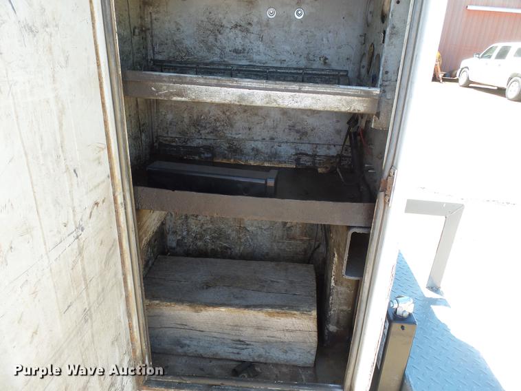 image for item DB7150 1995 Ford F800 utility bed truck with crane