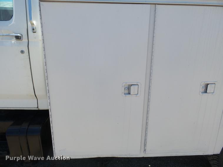 image for item DB7150 1995 Ford F800 utility bed truck with crane