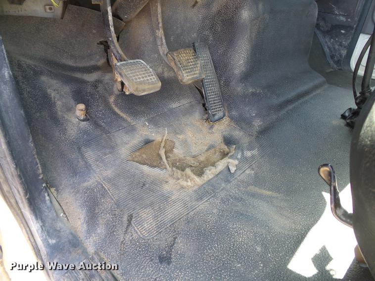 image for item DB7150 1995 Ford F800 utility bed truck with crane