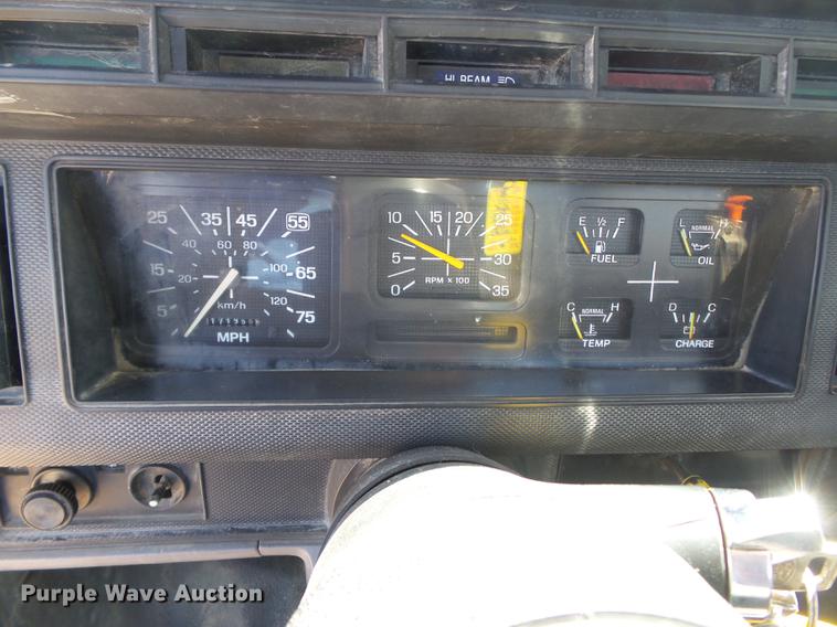 image for item DB7150 1995 Ford F800 utility bed truck with crane