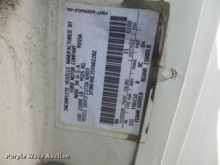 image for item DB7150 1995 Ford F800 utility bed truck with crane