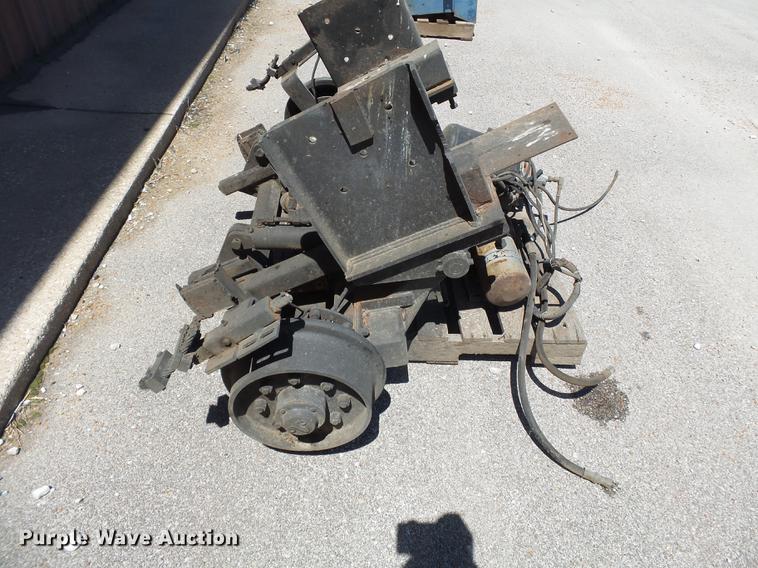 image for item DB7154 Ford F800 medium duty rail gear