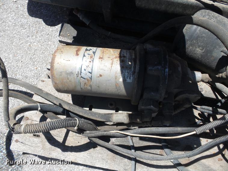 image for item DB7154 Ford F800 medium duty rail gear