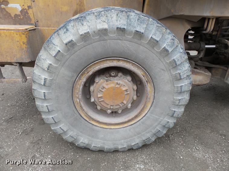 image for item DB7160 1987 Caterpillar 936E wheel loader
