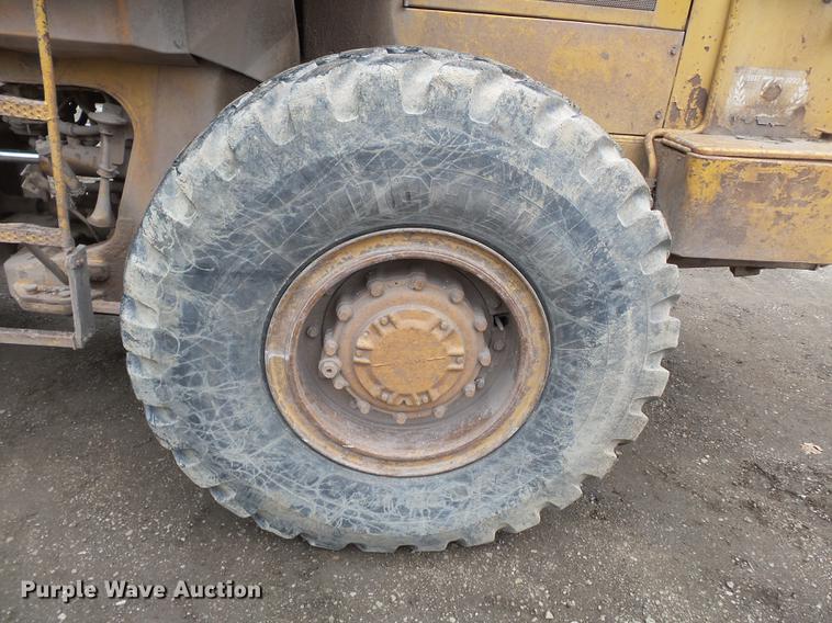 image for item DB7160 1987 Caterpillar 936E wheel loader