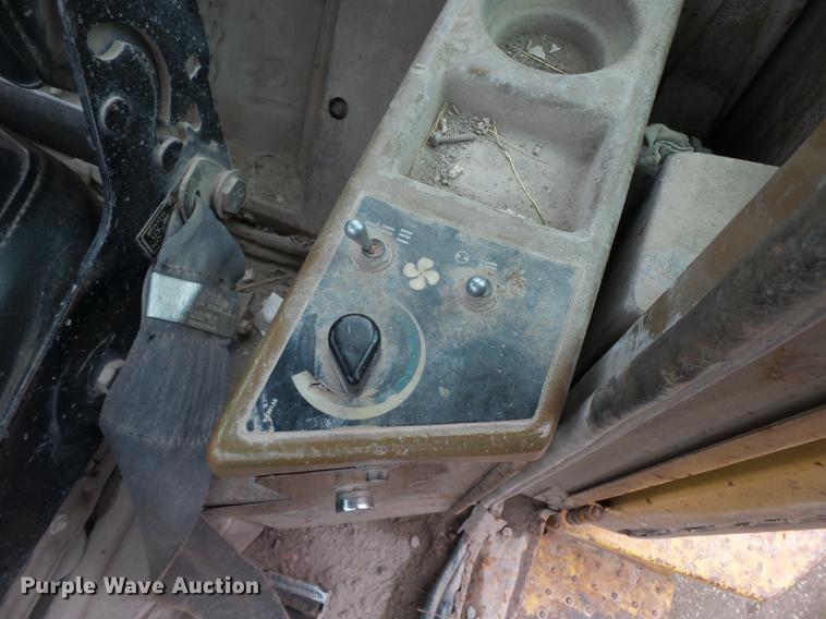 image for item DB7160 1987 Caterpillar 936E wheel loader