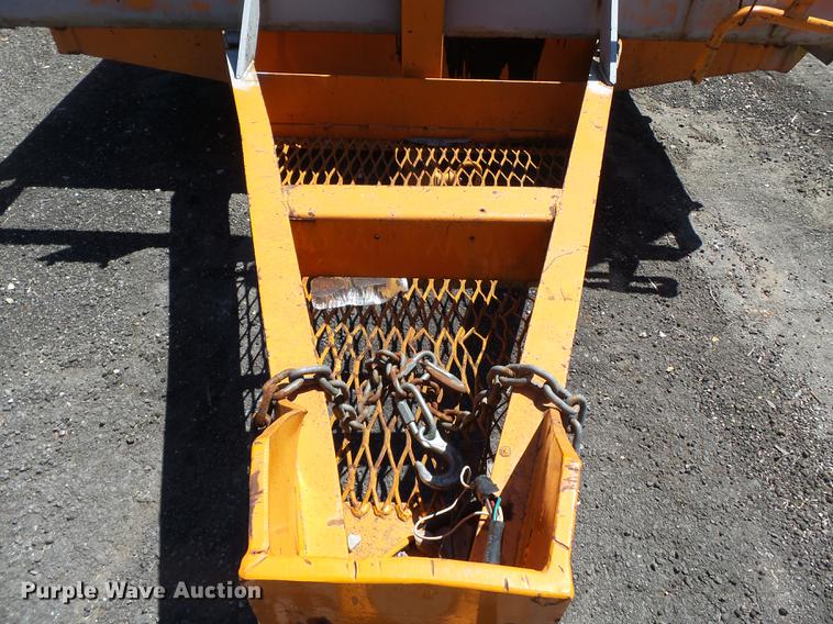 image for item DB7169 1996 Geisert tilt deck equipment trailer