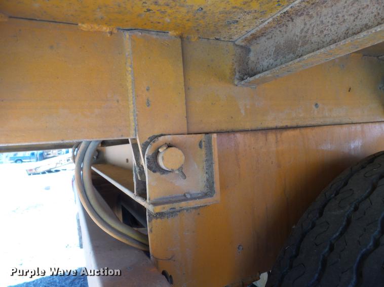 image for item DB7169 1996 Geisert tilt deck equipment trailer