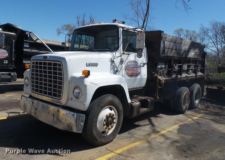 image for item DB7172 1987 Ford LN9000 dump truck