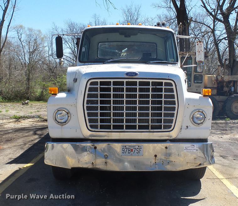 image for item DB7172 1987 Ford LN9000 dump truck