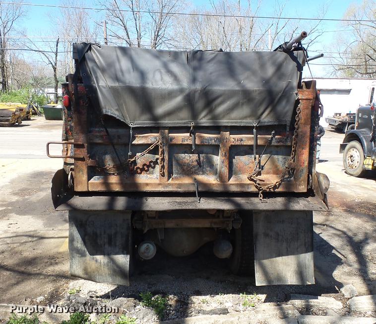 image for item DB7172 1987 Ford LN9000 dump truck