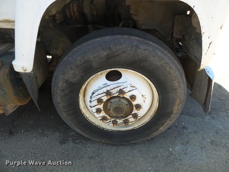image for item DB7172 1987 Ford LN9000 dump truck