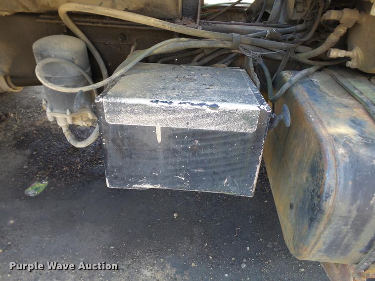 image for item DB7172 1987 Ford LN9000 dump truck