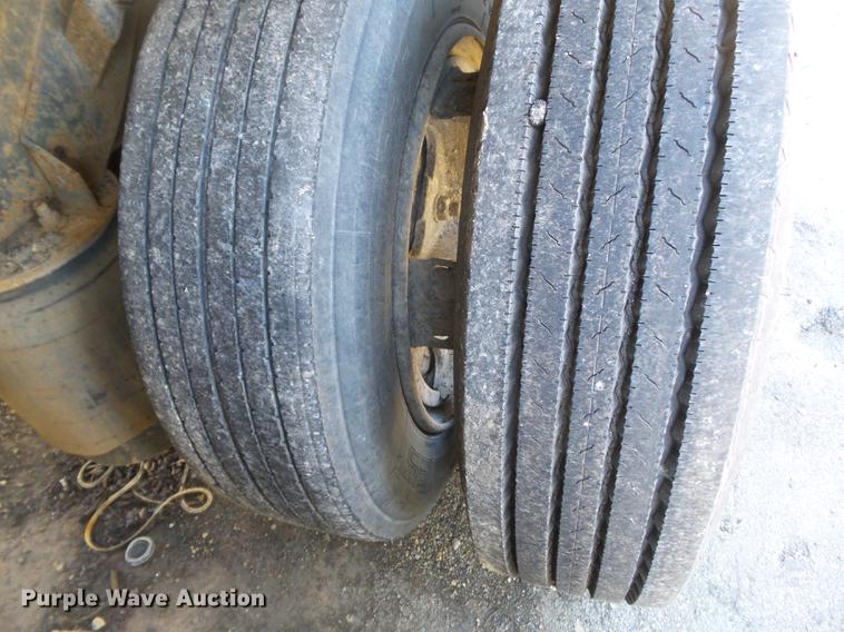 image for item DB7172 1987 Ford LN9000 dump truck