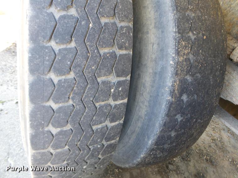 image for item DB7172 1987 Ford LN9000 dump truck