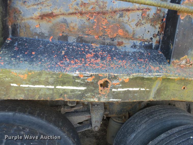 image for item DB7172 1987 Ford LN9000 dump truck