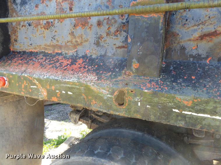 image for item DB7172 1987 Ford LN9000 dump truck