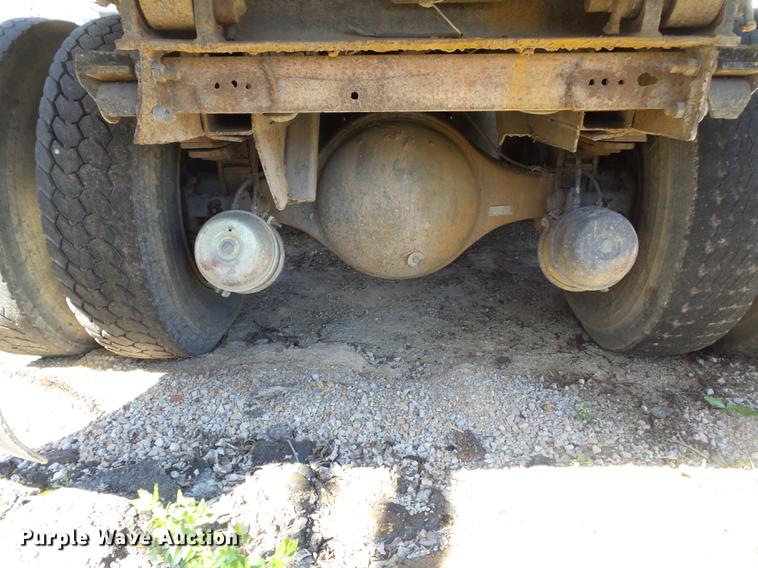 image for item DB7172 1987 Ford LN9000 dump truck