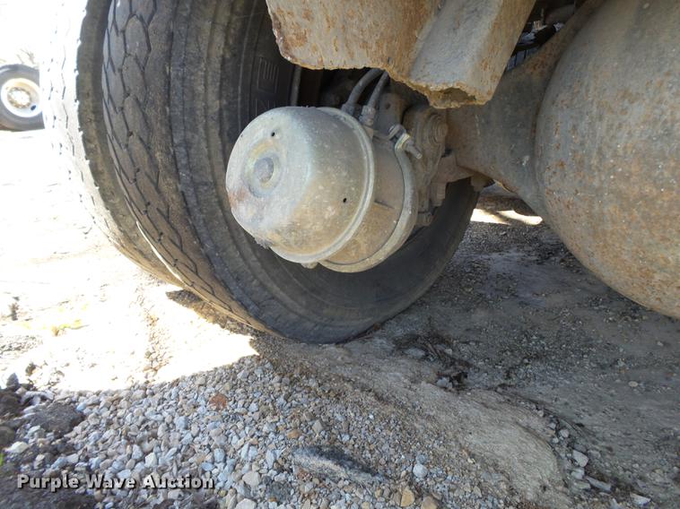 image for item DB7172 1987 Ford LN9000 dump truck