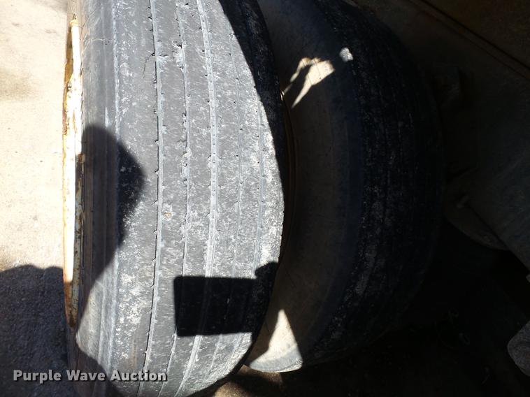 image for item DB7172 1987 Ford LN9000 dump truck