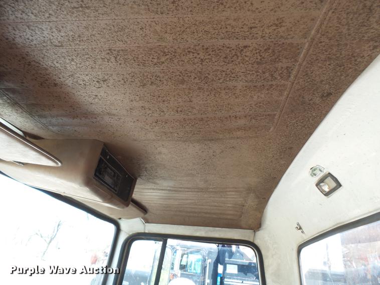 image for item DB7172 1987 Ford LN9000 dump truck