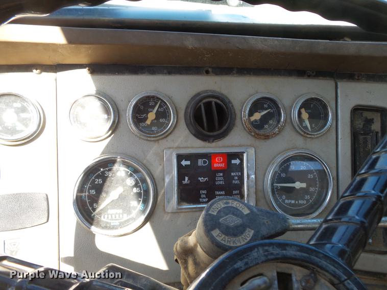 image for item DB7172 1987 Ford LN9000 dump truck