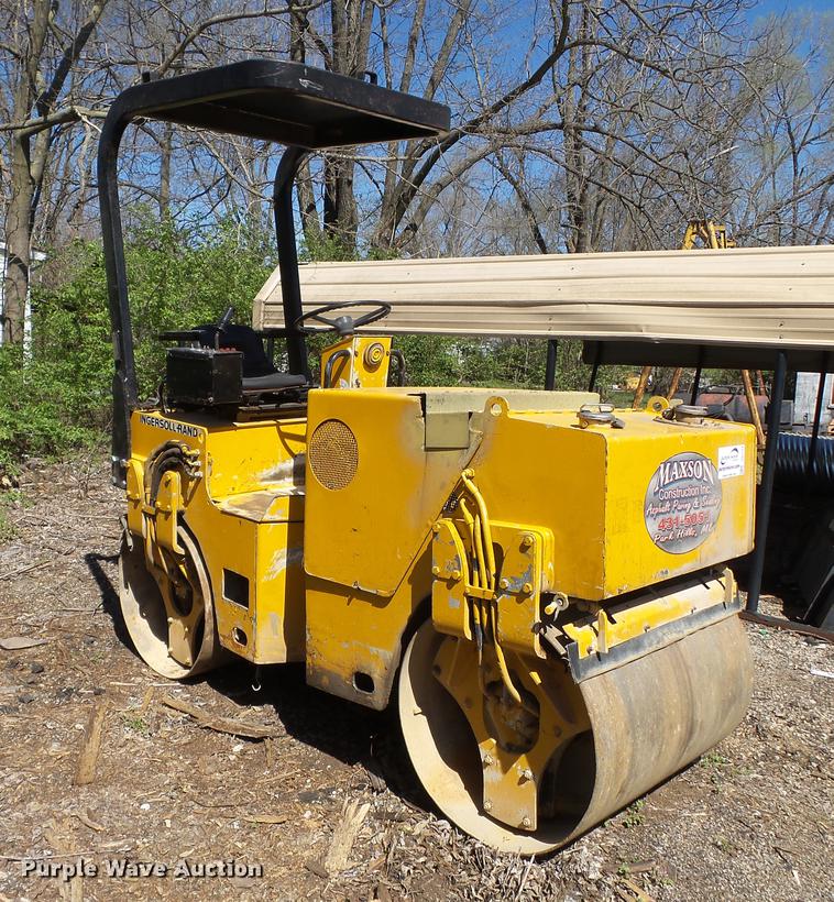 image for item DB7174 1996 Ingersoll Rand DD22 double drum vibratory roller