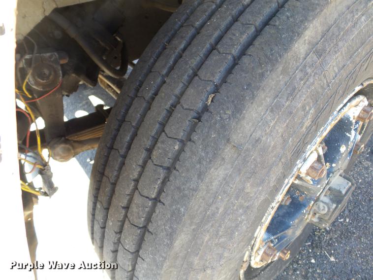 image for item DB7175 1982 Ford L9000 tank truck