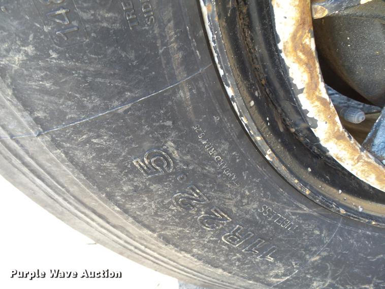 image for item DB7175 1982 Ford L9000 tank truck