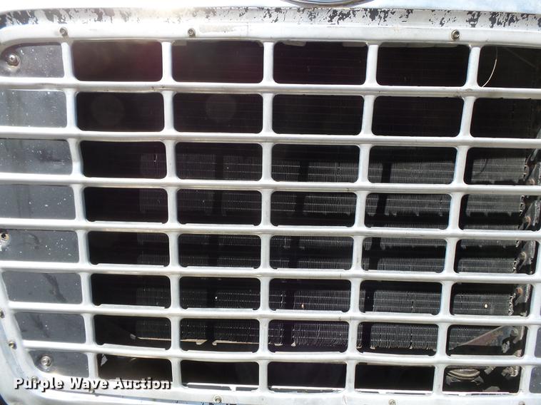 image for item DB7175 1982 Ford L9000 tank truck