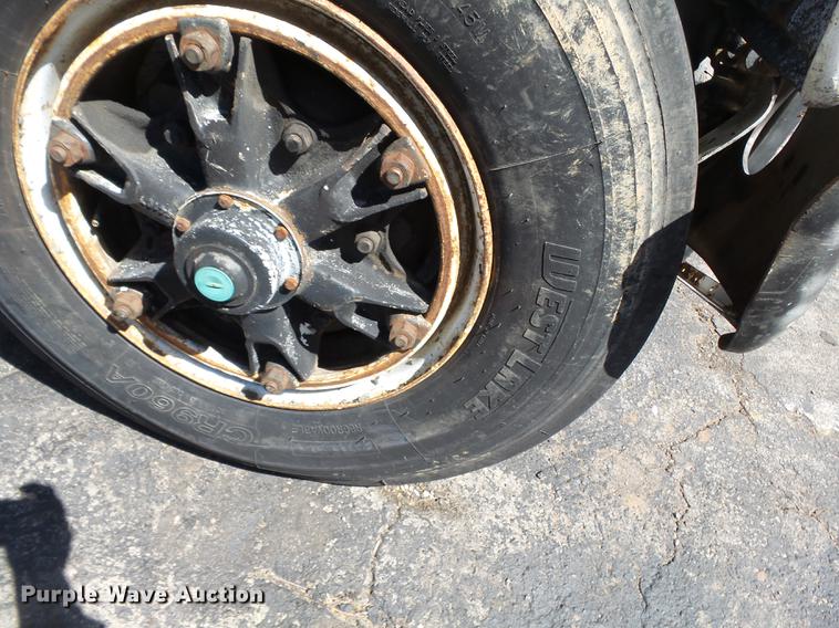 image for item DB7175 1982 Ford L9000 tank truck