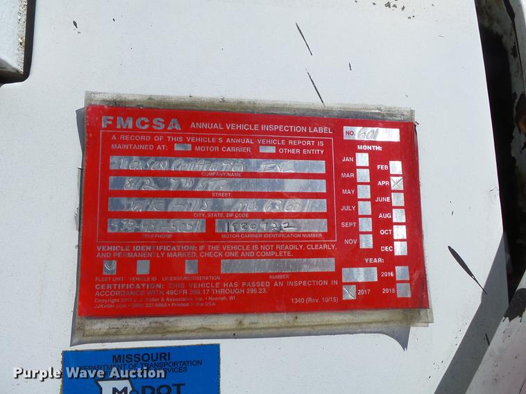 image for item DB7175 1982 Ford L9000 tank truck