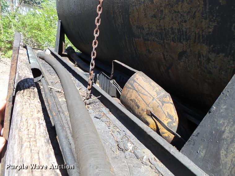 image for item DB7175 1982 Ford L9000 tank truck