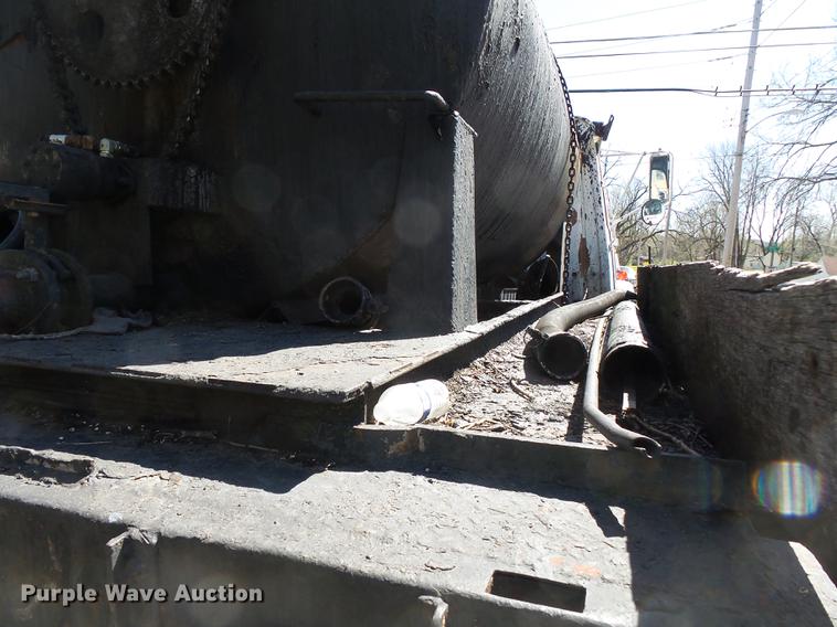 image for item DB7175 1982 Ford L9000 tank truck