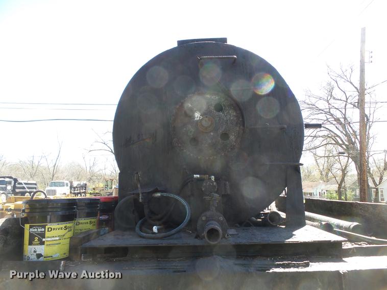image for item DB7175 1982 Ford L9000 tank truck