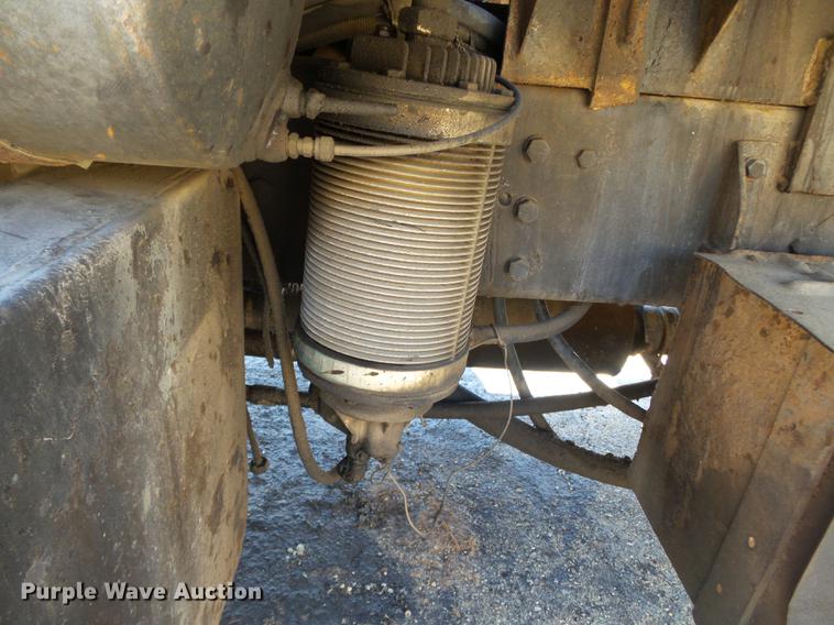 image for item DB7175 1982 Ford L9000 tank truck