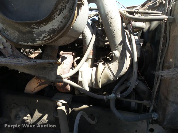 image for item DB7175 1982 Ford L9000 tank truck